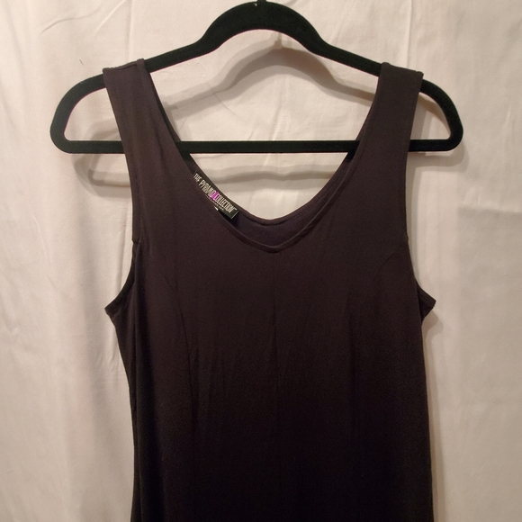 Pyramid Collection Arwen black floral maxi dress - Picture 5 of 5